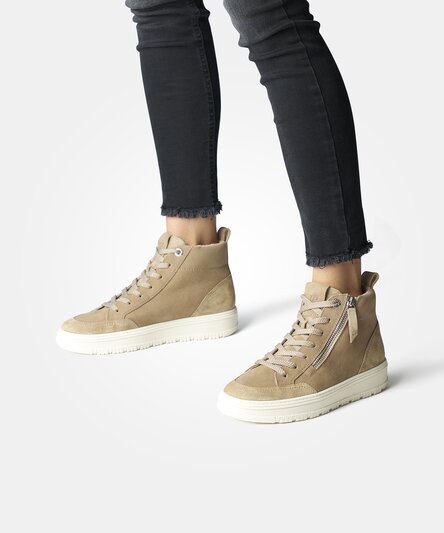 SUPER Soft high-top Pauls in RELAXED WIDTHS