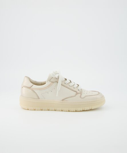 SUPER SOFT Sneaker with RELAXED WIDTH and REMOVABLE FOOTBED
