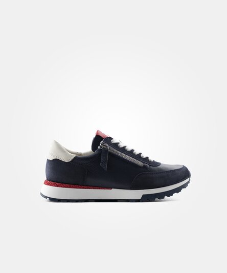 Sneakers with exchangeable insole