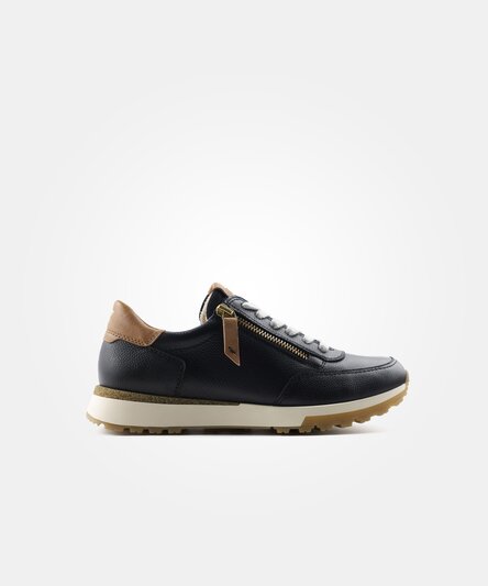 Sneakers with exchangeable insole