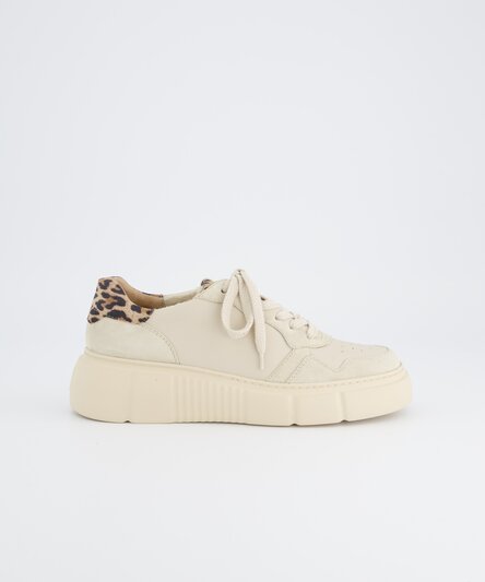 Sneakers with exchangeable insole