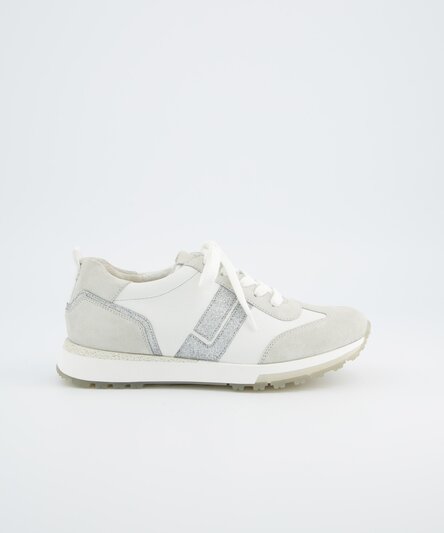Sneakers with exchangeable insole
