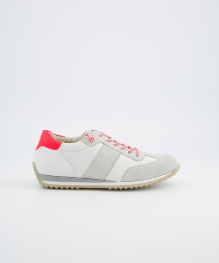 Sneakers with exchangeable insole