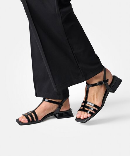 High-heel sandals
