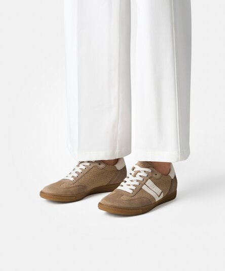 Sneaker