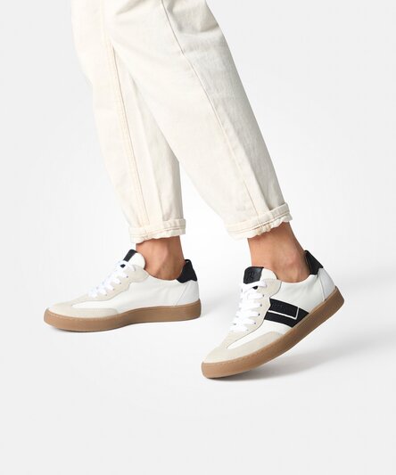 Sneaker