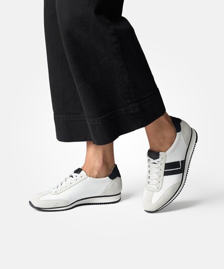 Sneaker
