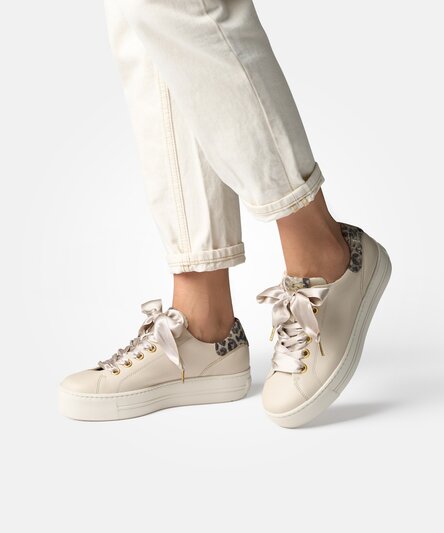 Sneaker
