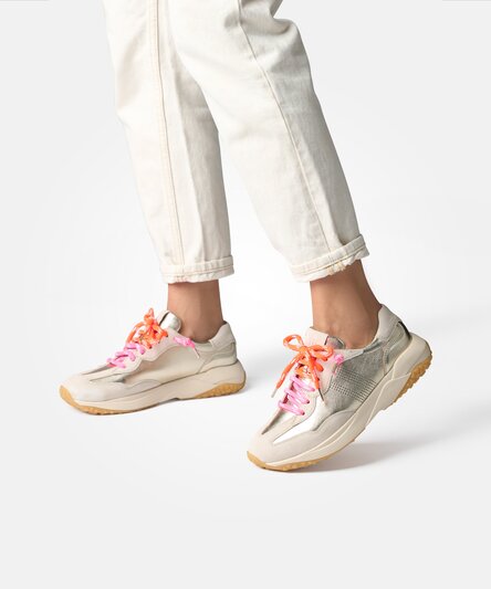 Sneaker mit Wechselfußbett