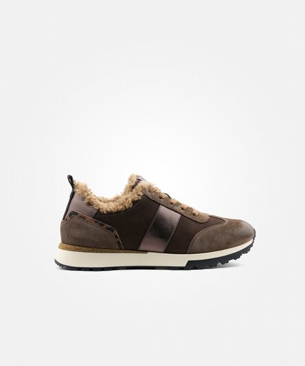 Sneaker mit Wechselfußbett