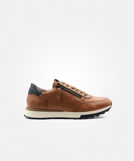 Sneakers with exchangeable insole