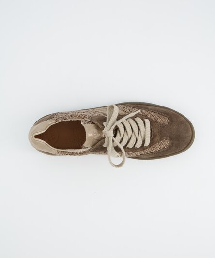 Sneaker