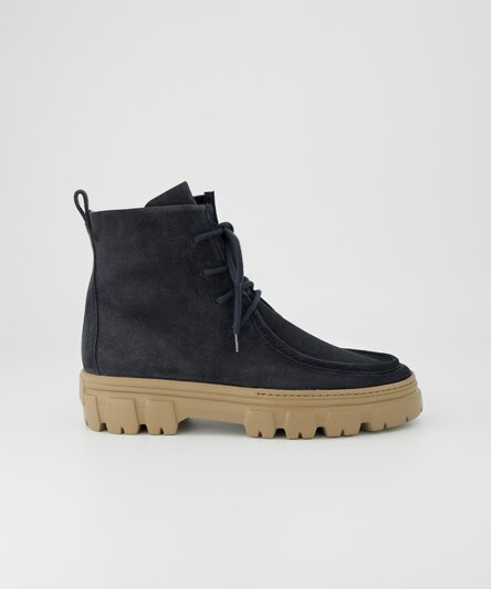 Lace-up boots