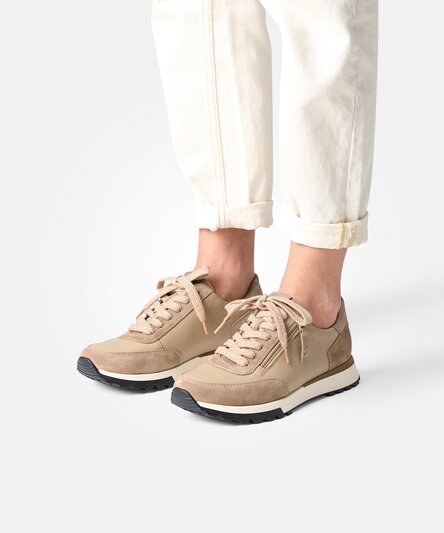 Sneaker mit Wechselfußbett