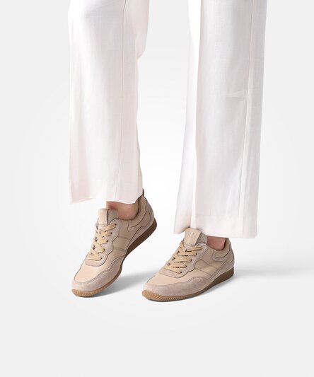 Sneaker
