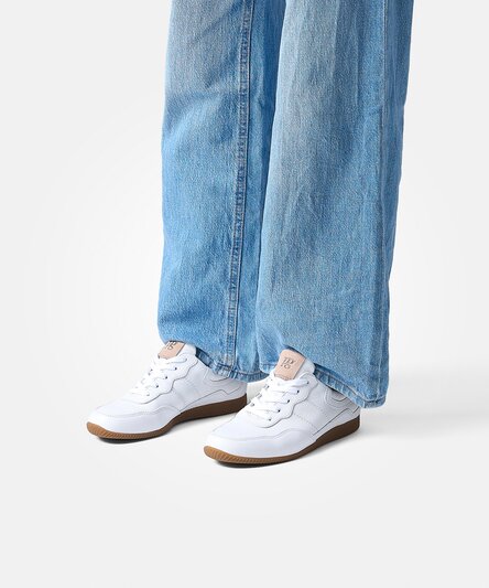 Sneaker
