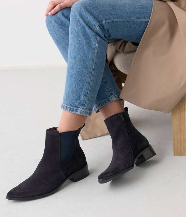 SUPER SOFT Chelsea ankle boots