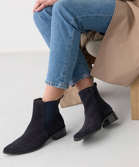 SUPER SOFT Chelsea ankle boots