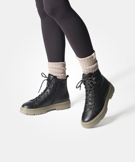 SUPER SOFT lace-up ankle boots with warm lining