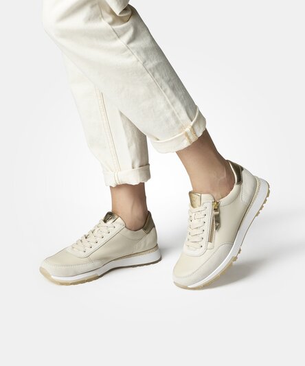 Sneaker mit Wechselfußbett