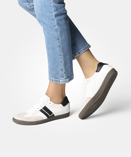 Sneaker