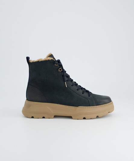 Lace-up booties with exchangeable insole and warm lining