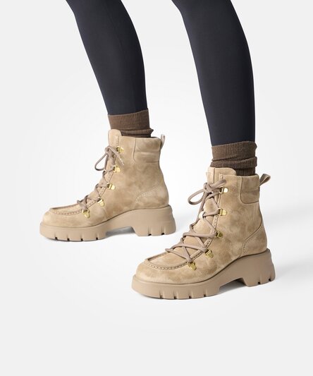 Lace-up booties with warm lining