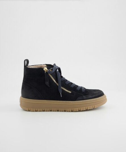 SUPER SOFT Hightop sneaker with RELAXED WIDTH and REMOVABLE FOOTBED