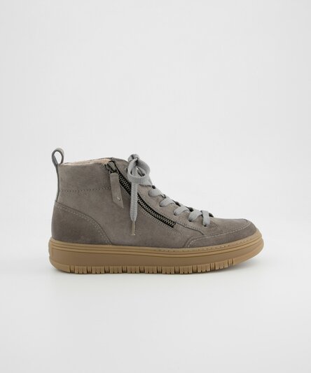 SUPER SOFT Hightop sneaker with RELAXED WIDTH and REMOVABLE FOOTBED