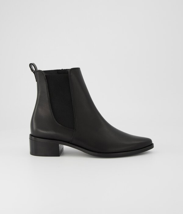 SUPER SOFT Chelsea ankle boots