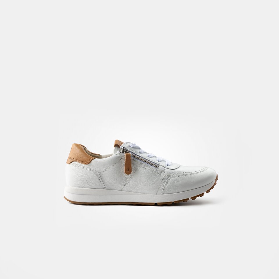 Paul Green 4085-043 SUPER SOFT sneaker in RELAXED WIDTH in white