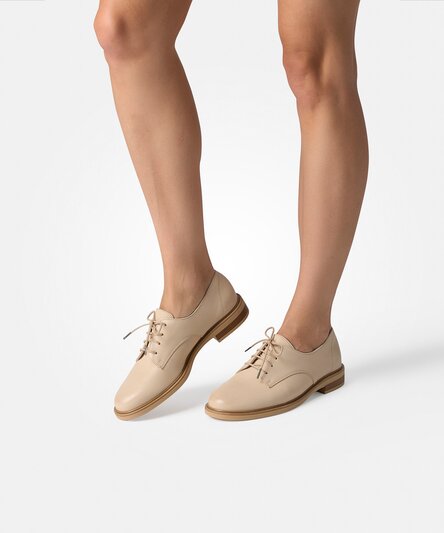 SUPER SOFT Lace-ups