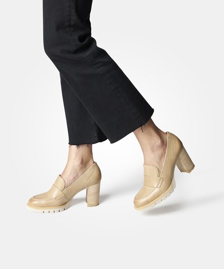 High front pumps
