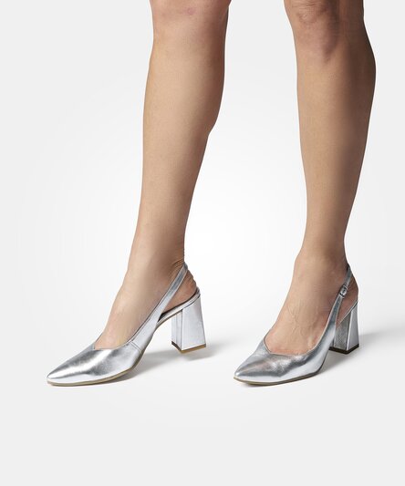 Sling-back wedges