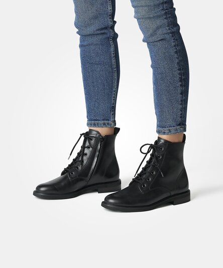 Schnürstiefelette