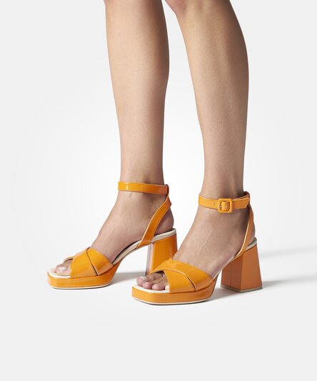 SUPER SOFT high-heel sandals