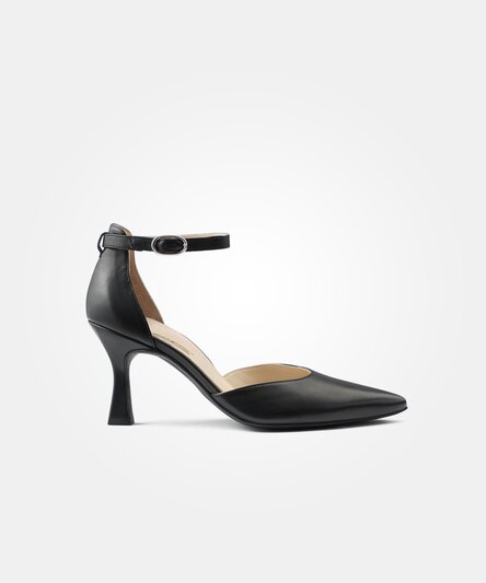SUPER SOFT strappy pumps